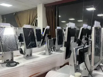 Desktop self-service kiosk