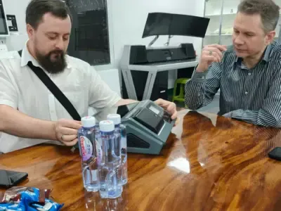 Customers visit the factory