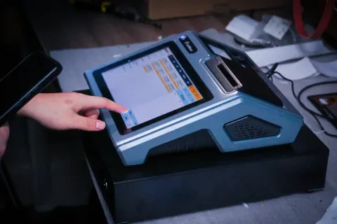 OEM POS hardware manufacturer SwiftForce-all-in-one touchscreen POS terminal