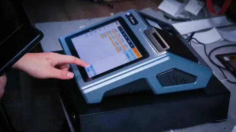 POS hardware manufacturer-SwiftForce